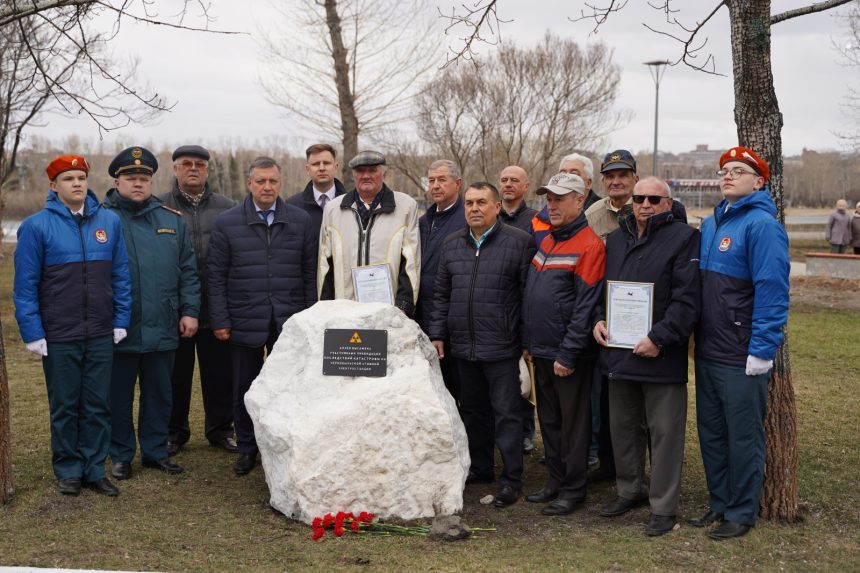 Памятный камень к 35-ой годовщине аварии на Чернобыльской АЭС установили в Иркутске