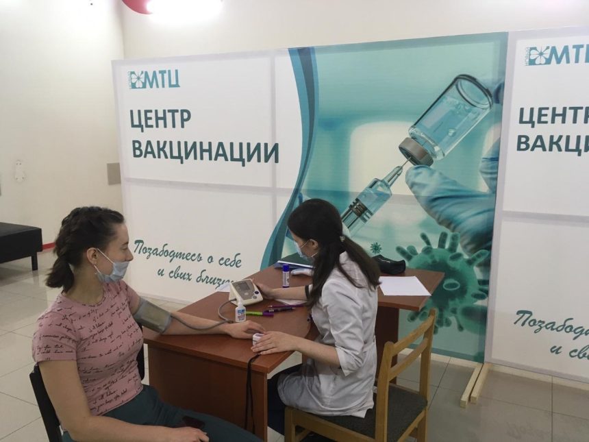Первый пункт вакцинации от коронавируса на базе торгового центра открыли в Иркутске