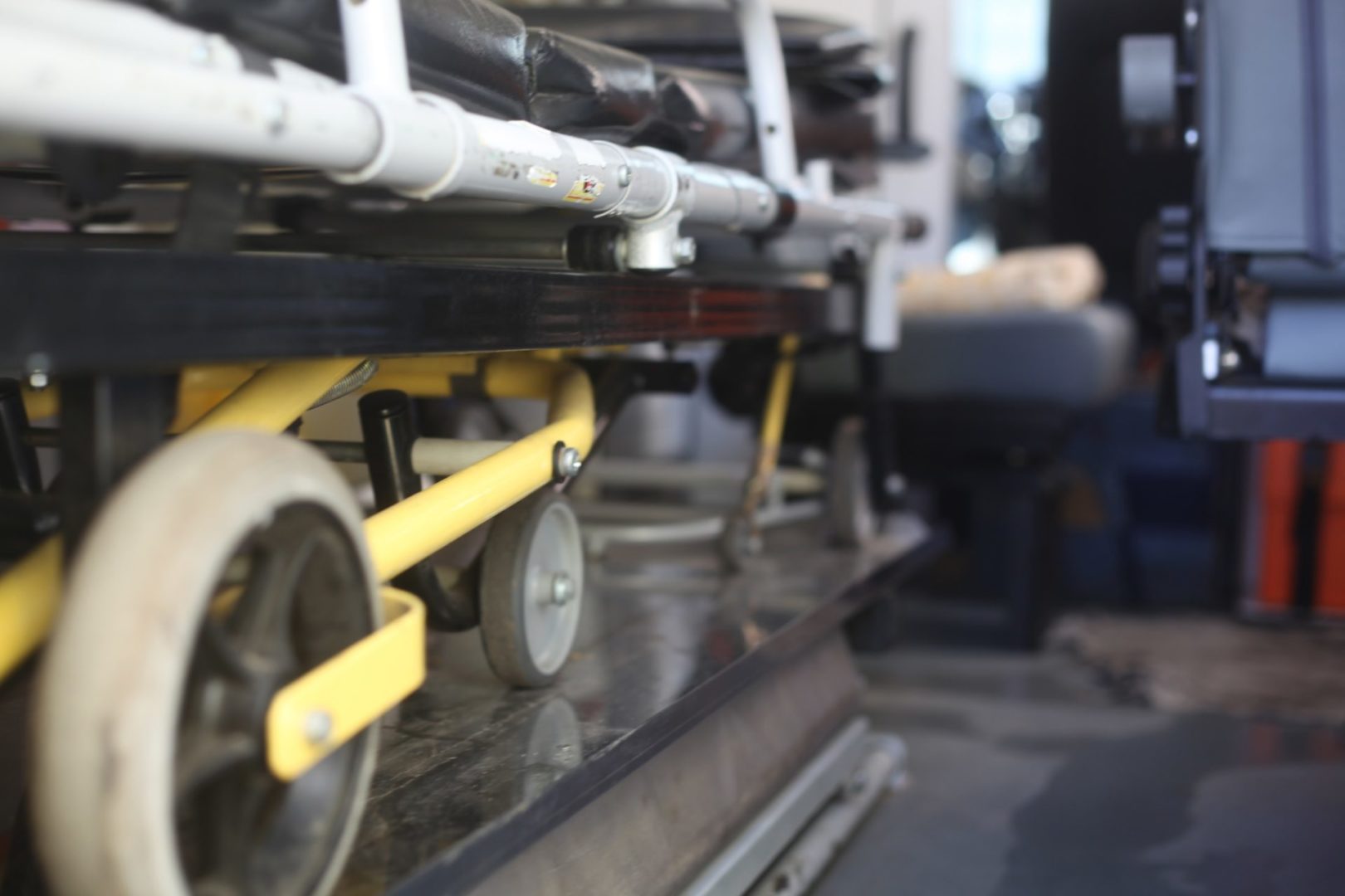 Собирали, как пазл: врачи Иркутской областной детской больницы спасли 6-летнего мальчика, попавшего под цепь бензопилы