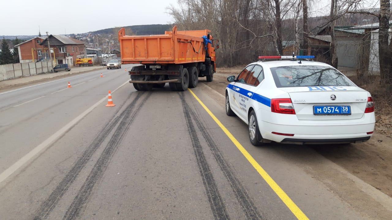 Водитель КАМАЗа совершил наезд на пятилетнюю девочку в Иркутске