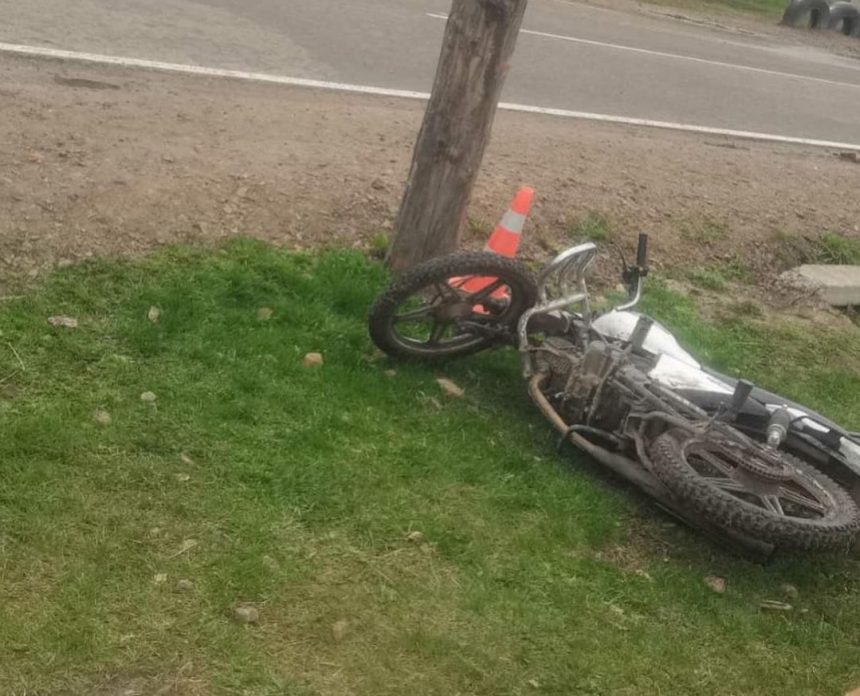 15-летний мотоциклист попал в больницу после столкновения со столбом в Усольском районе