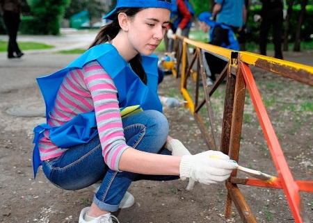 2118 подростков трудоустроят на лето в Иркутске
