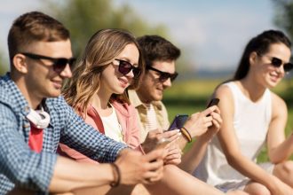 Абоненты Tele2 объединяются в группы и получают скидки на связь до 20%