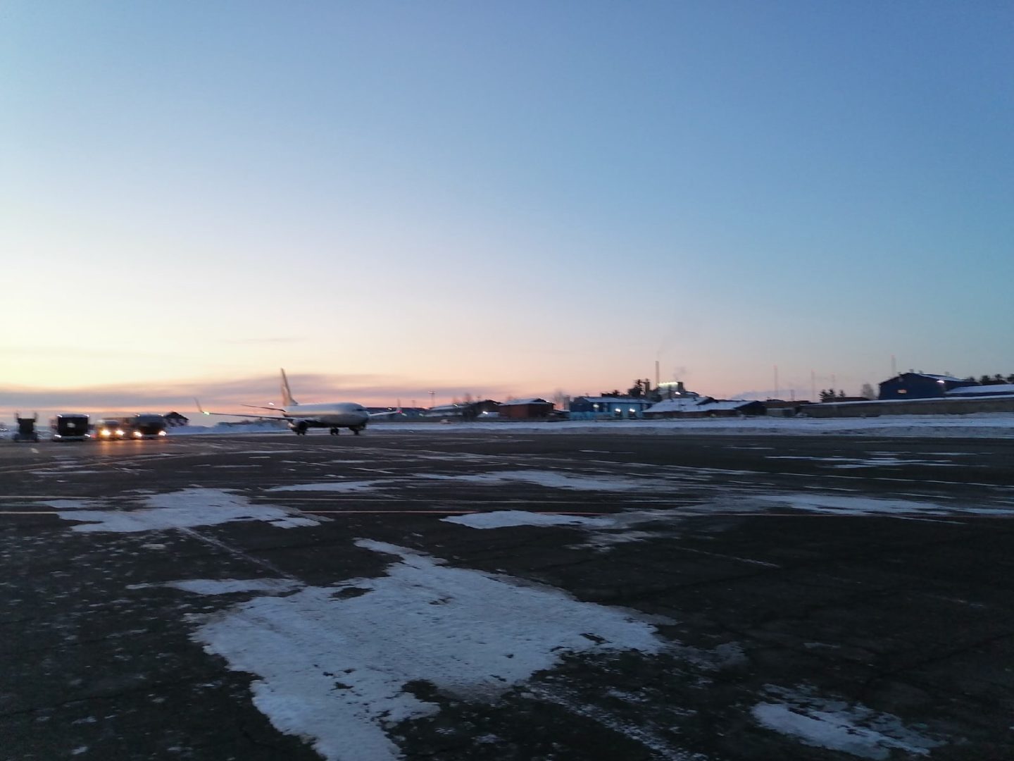 Ангарчанина привлекли к ответственности за курение и брань в самолете "Бодайбо - Иркутск"