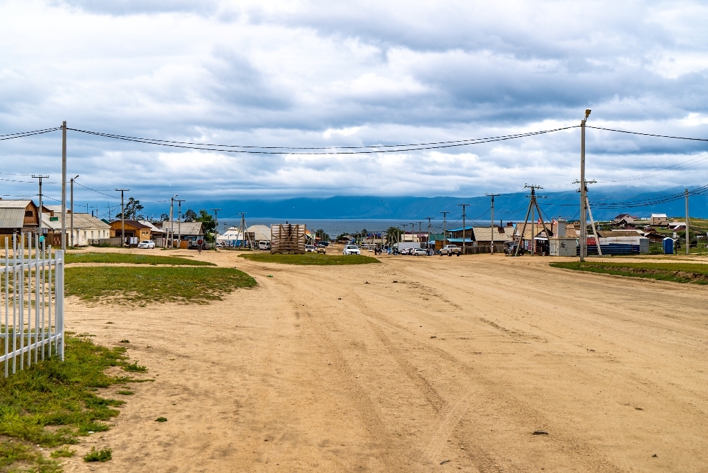 Дорогу в поселке Хужир на Ольхоне капитально отремонтируют