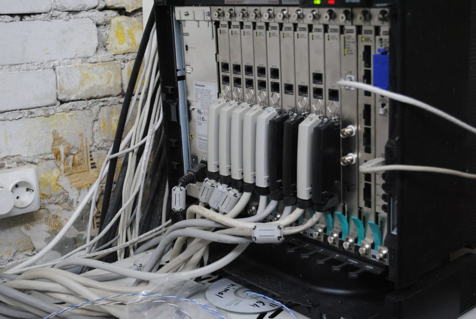 Кражу оборудования для майнинга на полмиллиона рублей раскрыли в Шелеховском районе