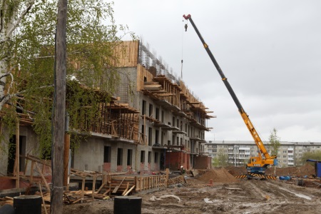 Квартиры для 135 семей из ветхих домов построят в Иркутске до конца года