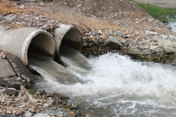 Сточные воды загрязняли Усть-Илимское водохранилище