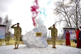 В Иркутске состоялась тожественная закладка камня на месте будущей стелы "Город трудовой доблести"