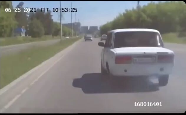 14-летний лихач после погони бросил машину и пытался сбежать от инспекторов ГИБДД в Ангарске