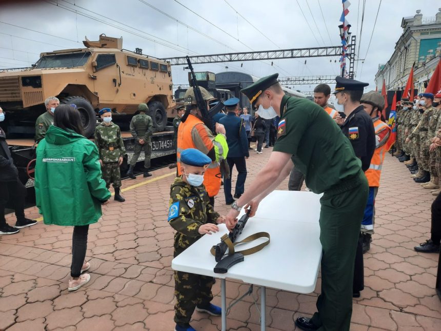 Агитпоезд «Мы – армия страны! Мы – армия народа!» прибыл в Иркутск сегодня, 13 июня