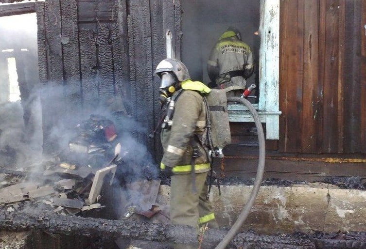 Два многоквартирных дома горят в Братске