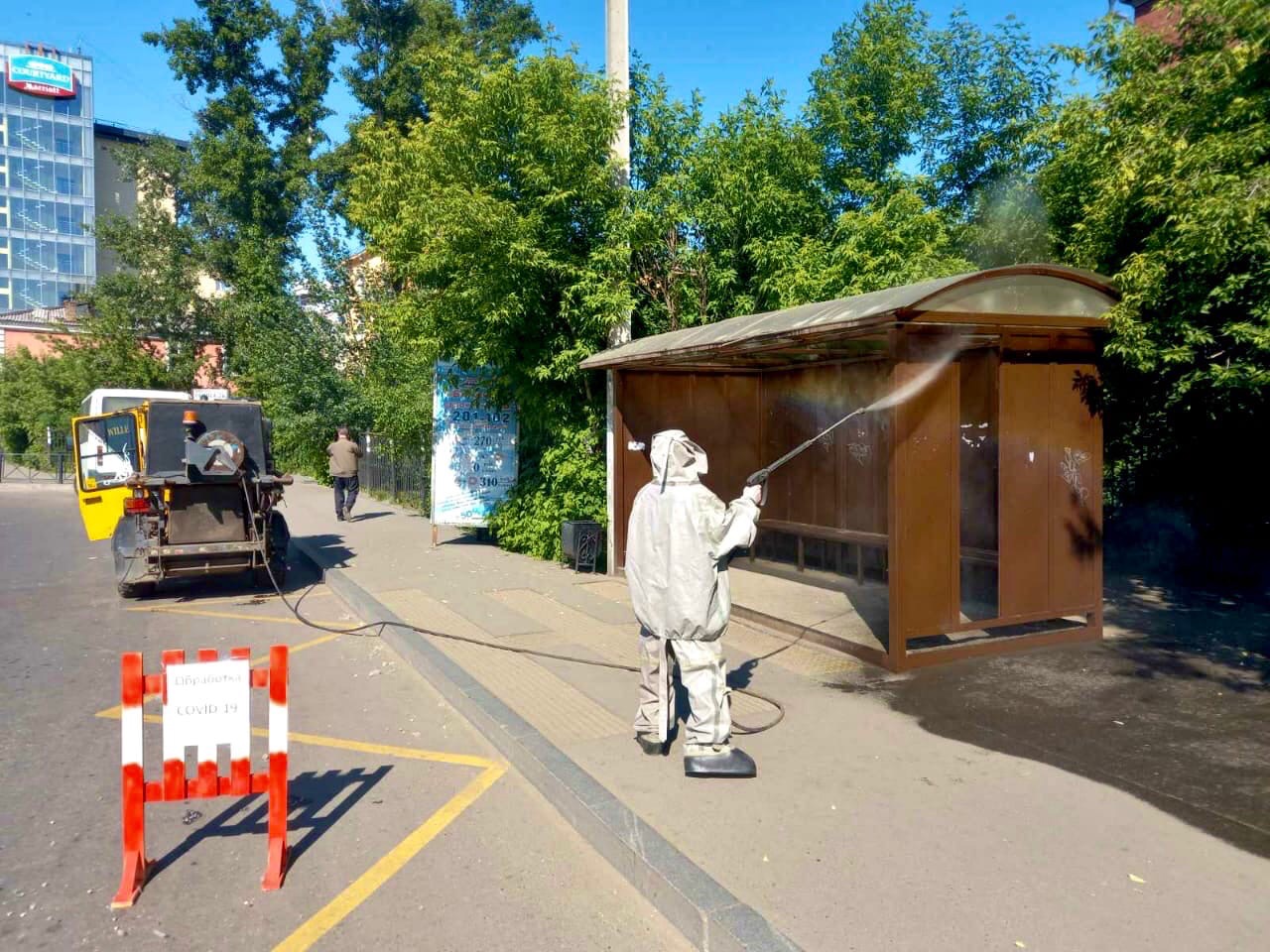 Остановочные пункты и скверы дезинфицируют в Иркутске