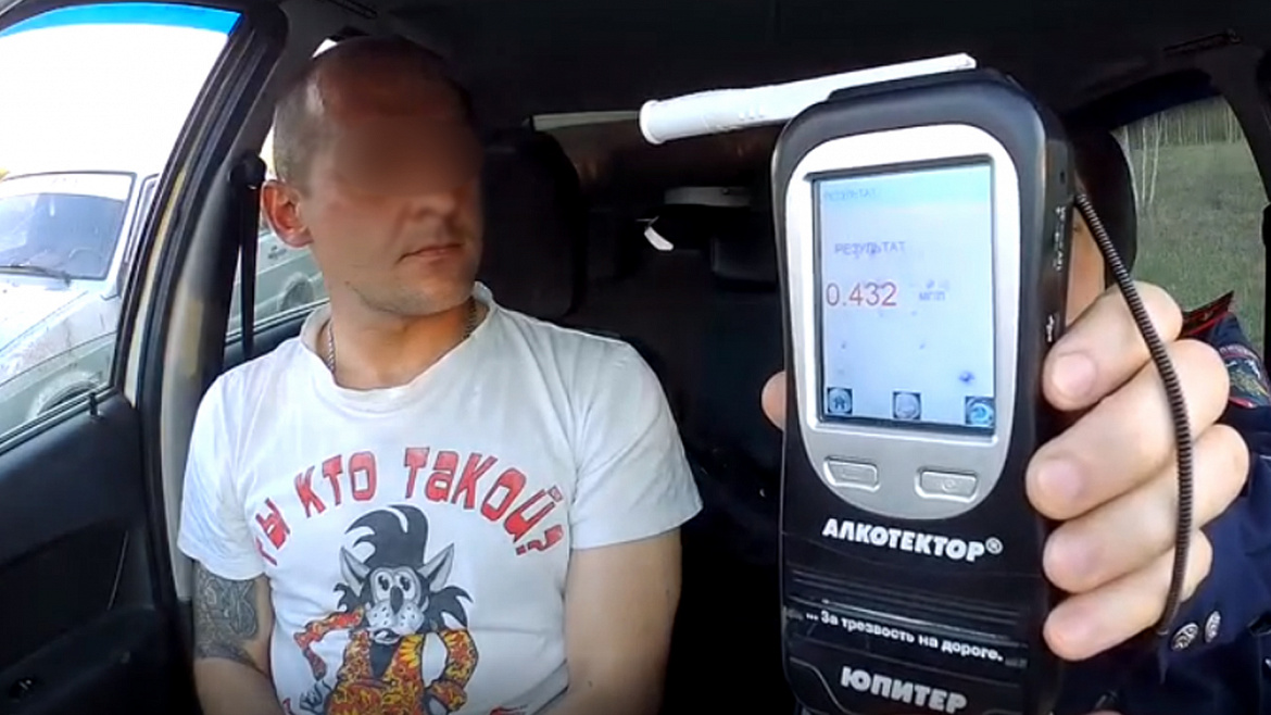 Полиция применила оружие, чтобы остановить пьяного гонщика без прав в Приангарье