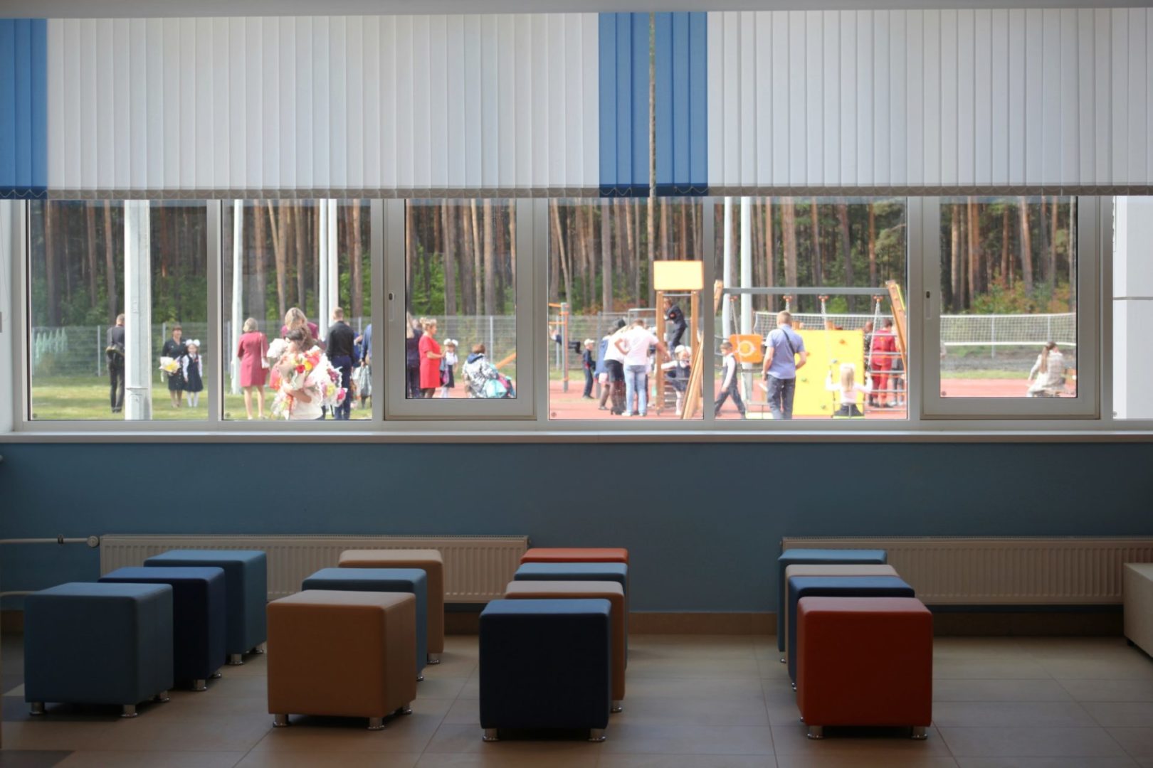 Прием заявлений на единовременные выплаты на школьников в России начнется 15 июля