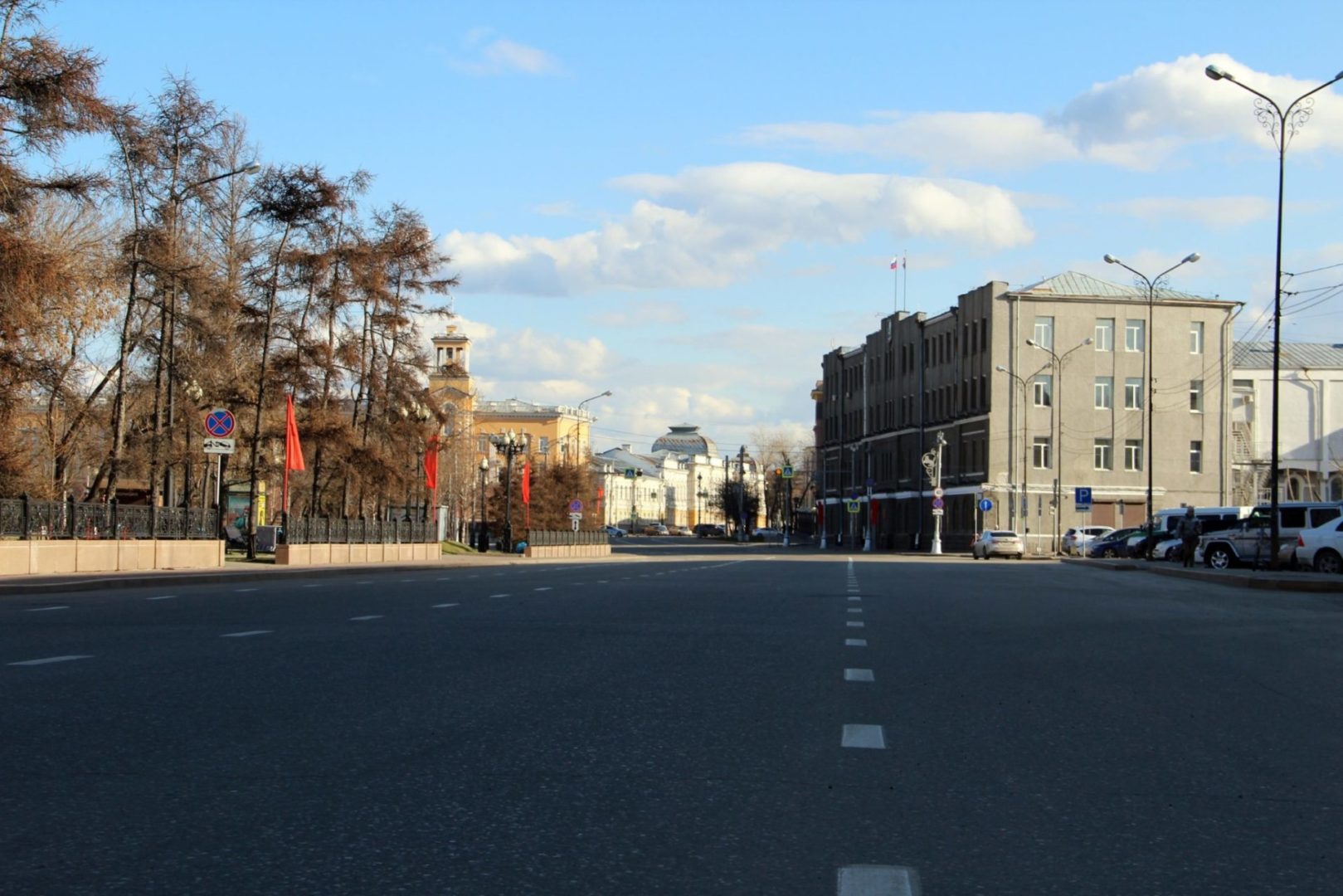 Шлагбаум начнет работать на парковке рядом с иркутской мэрией 1 июля