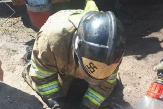Спасатели вынесли из горящего дома и откачали собачку в Нижнеудинске