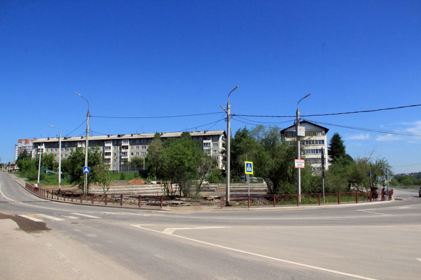 В Первомайском и на бульваре Рябикова в Иркутске обустраивают скверы. Фото с мест
