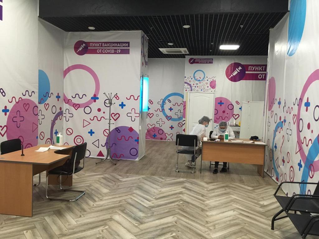 Губернатор Приангарья поручил организовать бесперебойную работу действующих при ТРЦ пунктов вакцинации