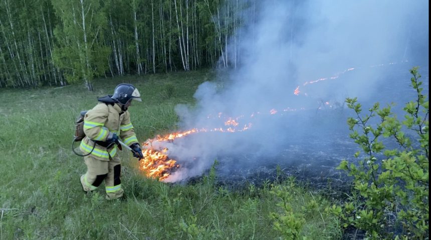 Особый противопожарный режим продлен в северных районах Иркутской области до 30 августа