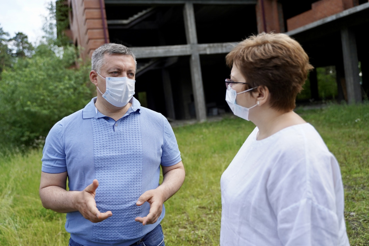 Нюта Федермессер и Игорь Кобзев обсудили создание детского хосписа в Иркутске