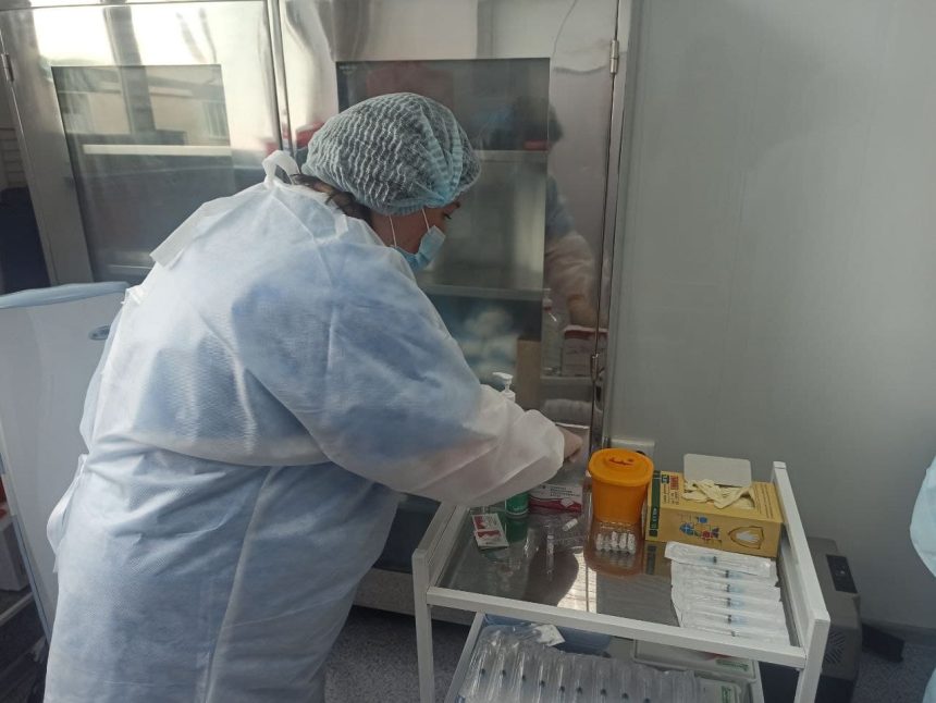 Партию в 13 тысяч комплектов вакцины «ЭпиВакКорона» доставили в Иркутскую область