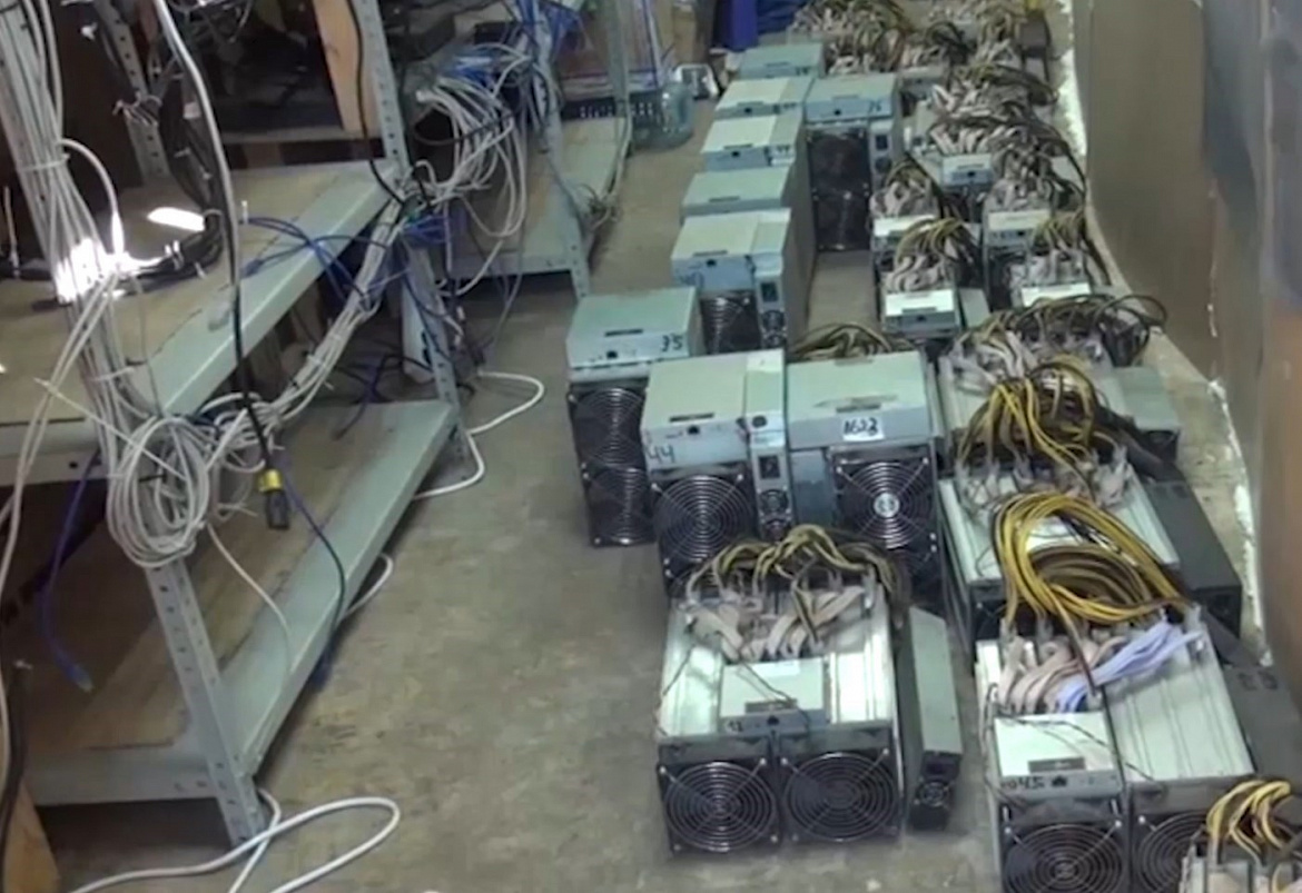 Подозреваемых в краже оборудования для майнинга на 6 млн рублей поймали в Иркутске