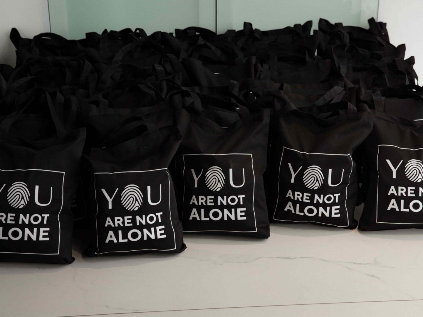 Tele2 обеспечит связью пострадавших от домашнего насилия в 10 регионах России, в том числе и в Иркутске