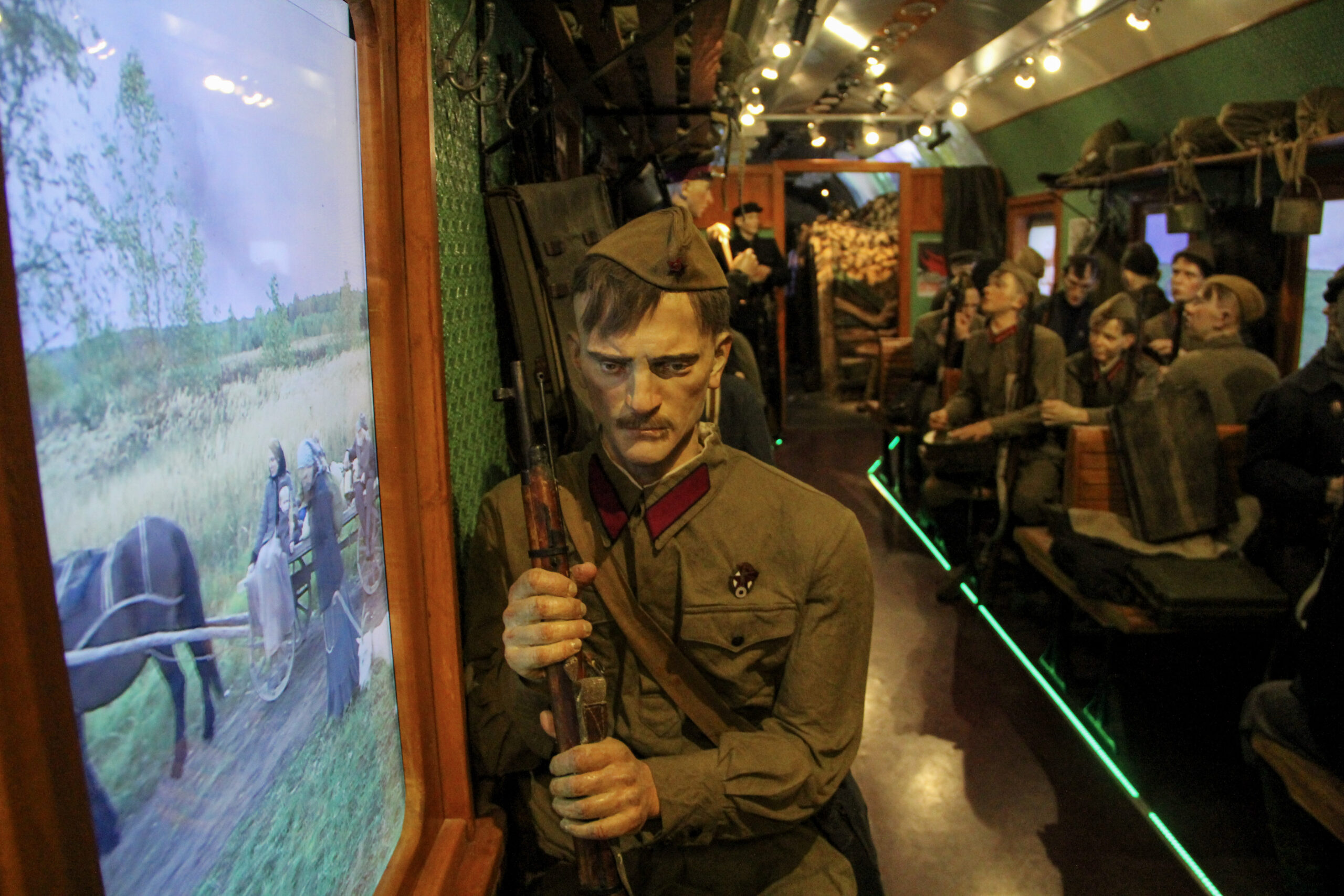 Атмосферный фоторепортаж: «Поезд Победы. Наука в годы Великой Отечественной войны»