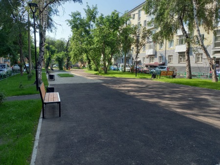 Благоустройство 14 дворовых территорий почти завершено в Правобережном округе Иркутска