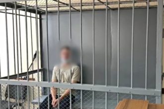 Обвиняемого в двойном убийстве и насильном удержании школьницы в Тайшете арестовали на 2 месяца