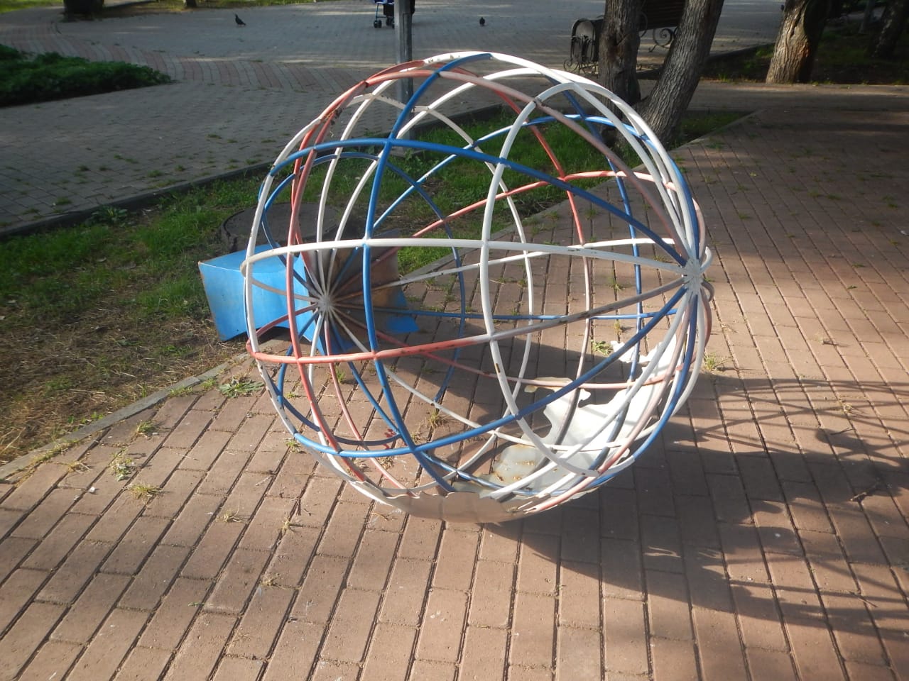 СК завел уголовное дело по факту травмирования ребенка в сквере в Иркутске