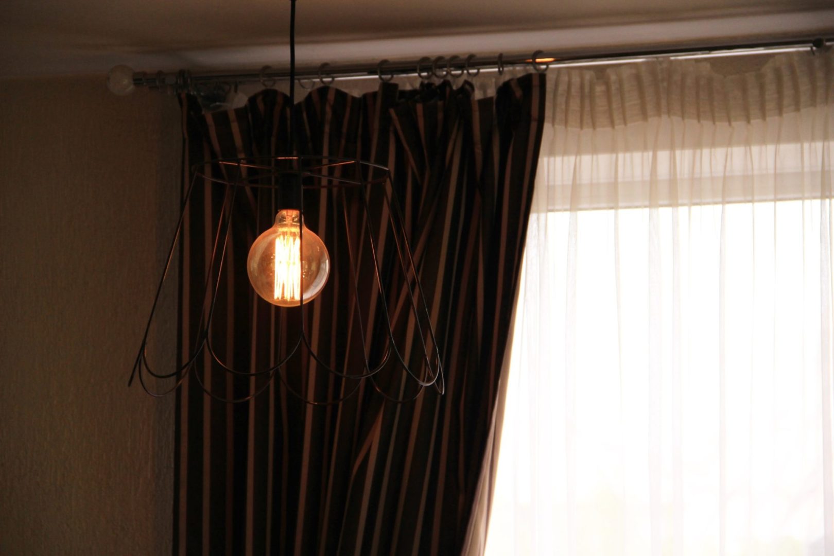 Свет отключили в трех населенных пунктах по Мельничному тракту из-за аварии