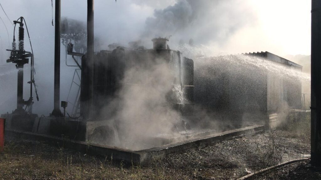 Трансформаторы загорелись в Иркутске из-за скачка напряжения 