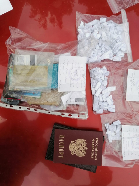 Тулунская полиция задержала предполагаемую наркосбытчицу со 148 свертками героина