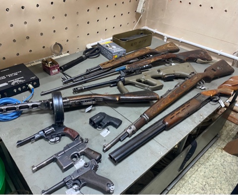 Жители Приангарья заработали около 7 млн рублей, сдавая незаконно хранящееся оружие