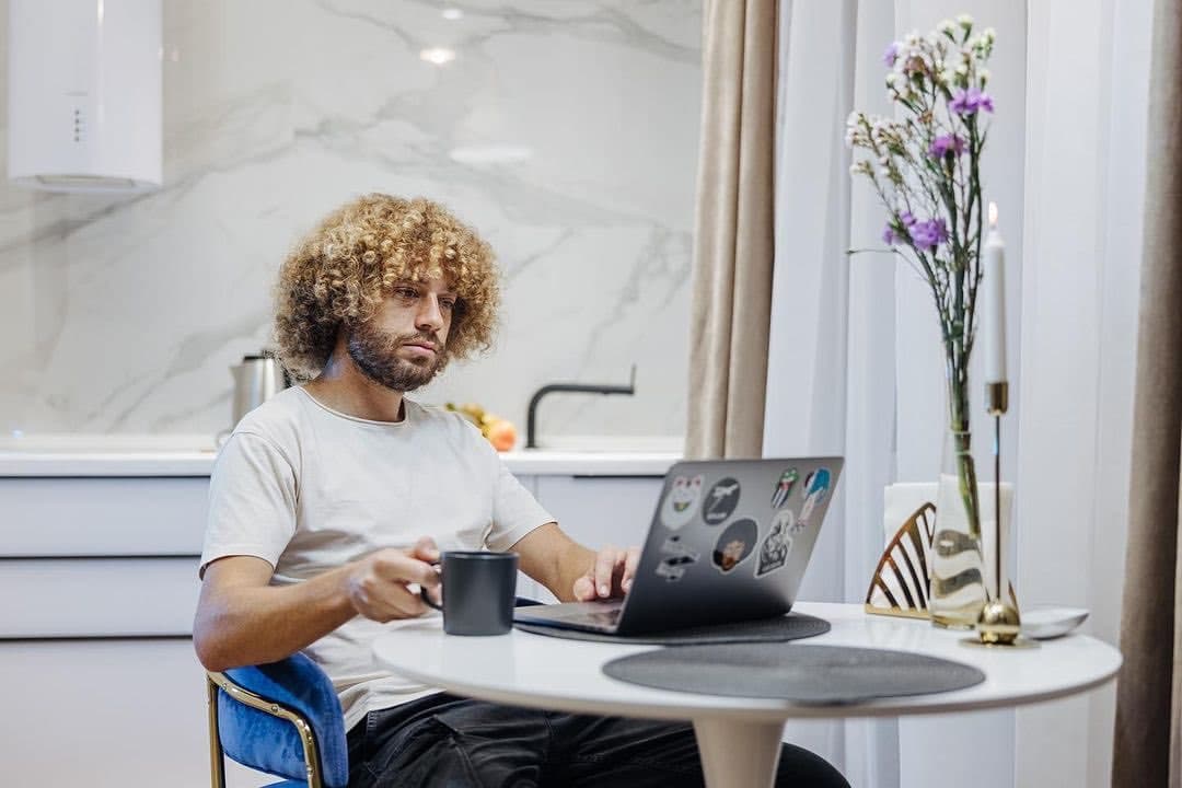 Блогер Илья Варламов прилетел в Иркутск