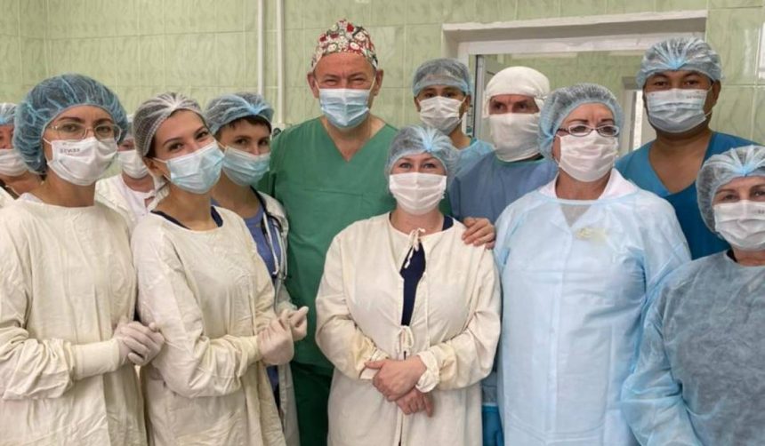 Детский хирург Юрий Козлов провёл две уникальные операции в Тулуне