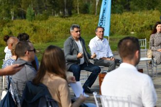 Единый федеральный оклад учителям предложил ввести лидер «Новых Людей» Алексей Нечаев