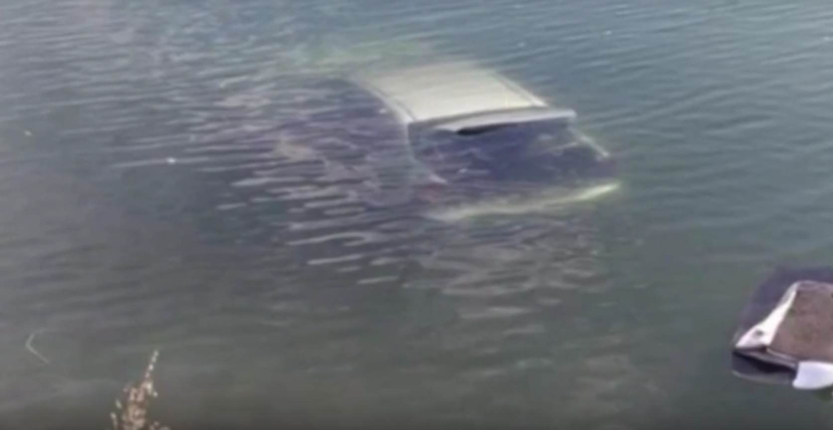 Иркутянин утопил машину в Ангаре