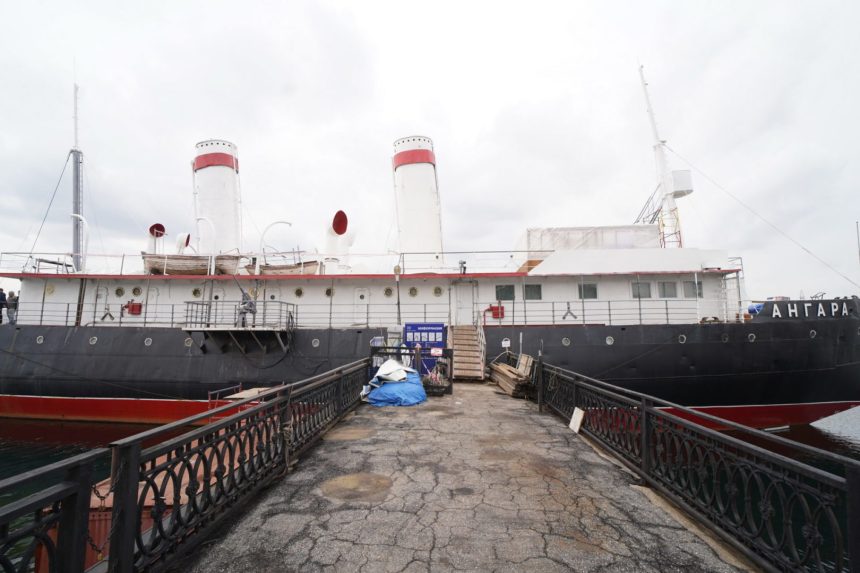 Ледокол "Ангара" в Иркутске возобновил прием посетителей