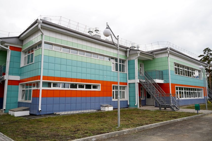 Новые детсад и музыкальную школу готовят к открытию в Балаганске Иркутской области
