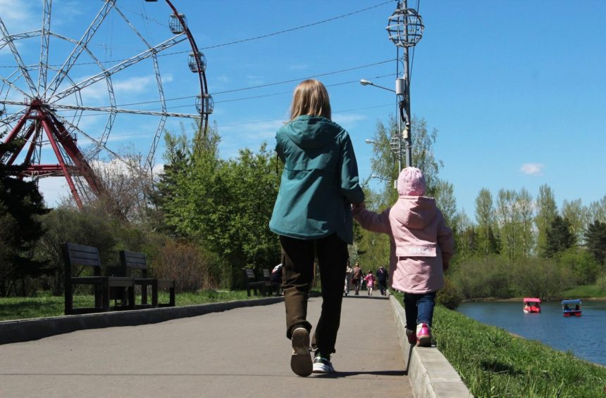 Путин: мер поддержки семей с детьми в России пока недостаточно