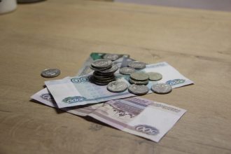 В России предлагают повысить плату за сверхурочную работу