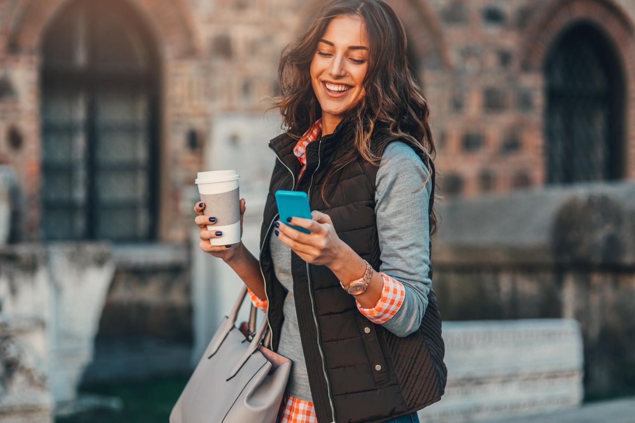 Жители Иркутской области получат в подарок детские smart-часы при подключении к Tele2 в «Эльдорадо»