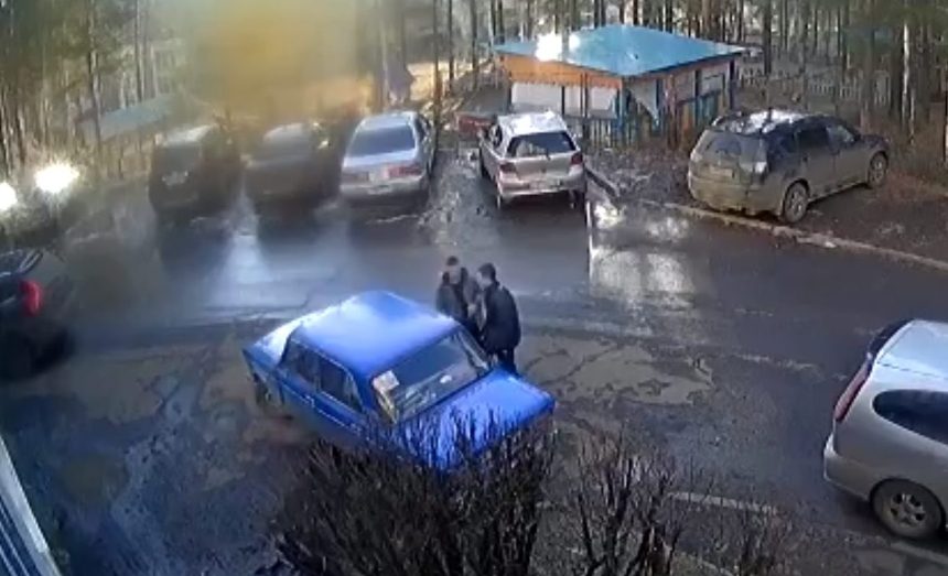 Подросток угнал машину, чтобы покатать своих друзей в Усть-Илимске