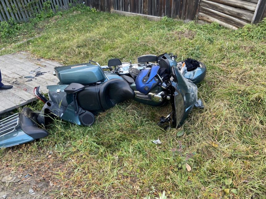57-летний мотоциклист столкнулся с автомобилем "УАЗ Патриот" в Слюдянском районе