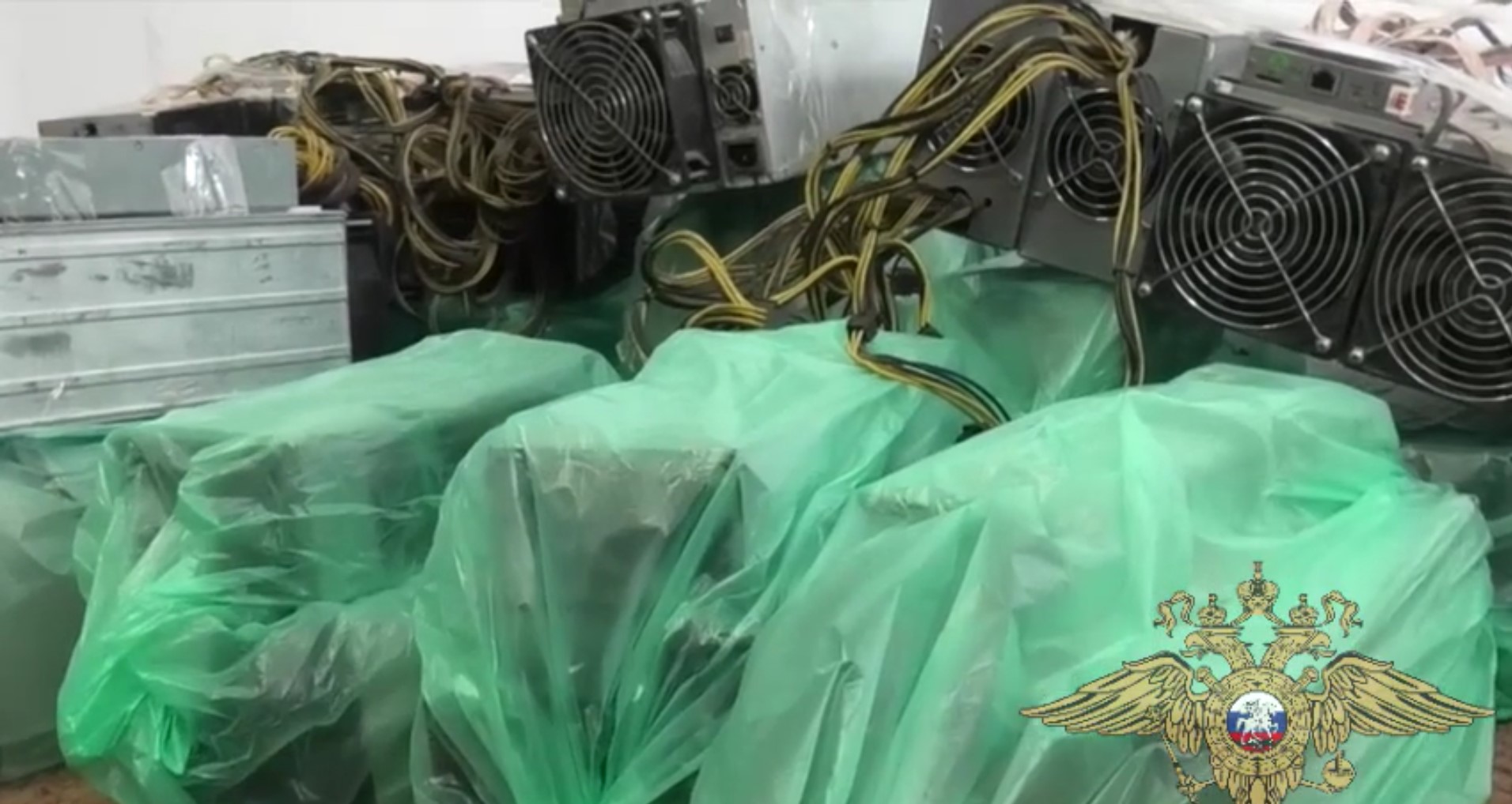 Полиция задержала предполагаемых похитителей майнеров на 2 млн рублей в Иркутском районе