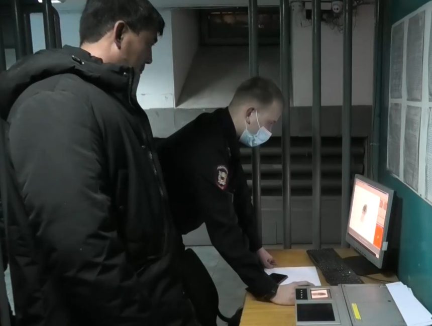 13 лет скрывался от полиции: в Иркутске задержали нелегального мигранта  