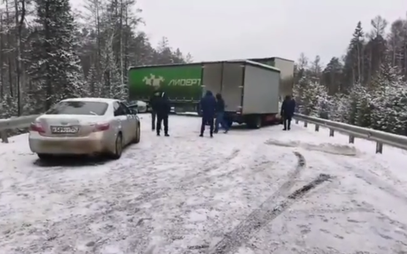 Двое детей и водитель иномарки пострадали в ДТП на трассе "Сибирь"  в Нижнеудинском районе